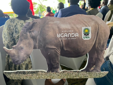 Traveossa nimmt an der ersten Nashorn-Namenszeremonie Ugandas teil